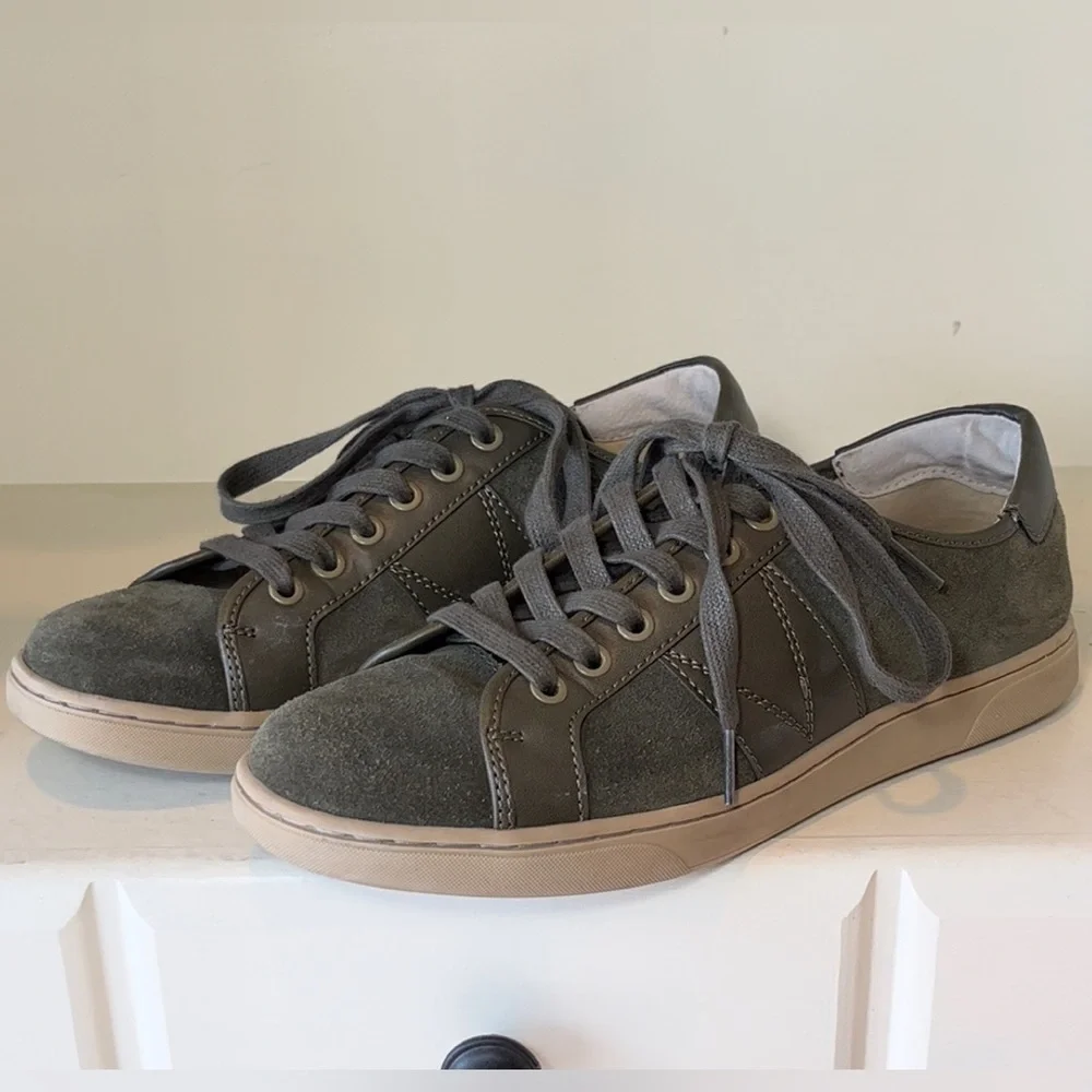Vionic Men’s Jerome Suede Olive Green Lace Up Sneakers Size 7
